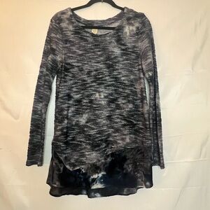 XCVI Black and Gray Long Sleeve Tunic Top